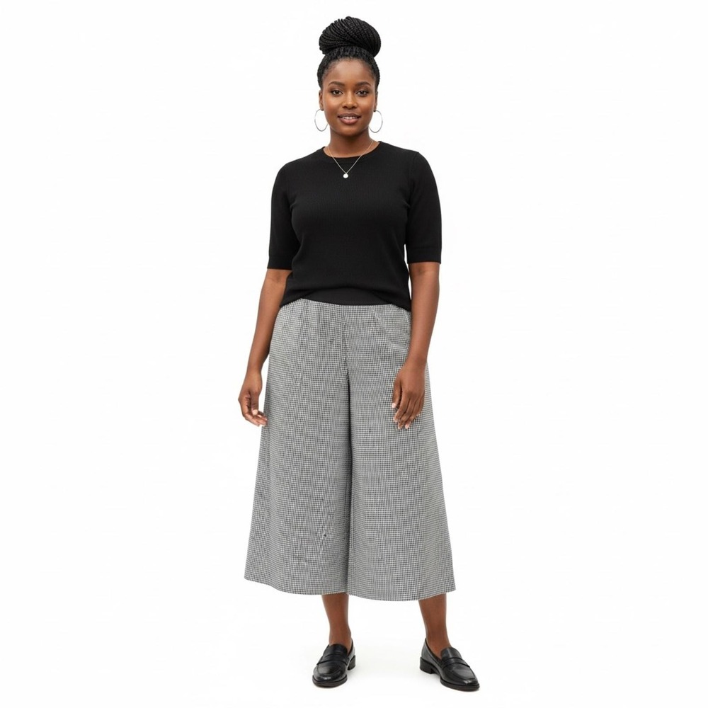 Women's Wide Leg cropped Pants in Black and White Checkered Pattern Size 20